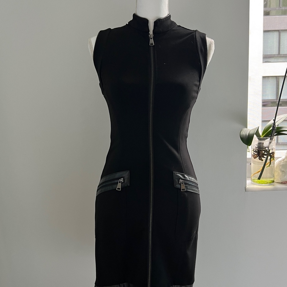 Chic Black Zip-Front Midi Dress